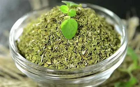 نعنا خشک تازه با نگهداری صحیح و رنگ سبز طبیعی